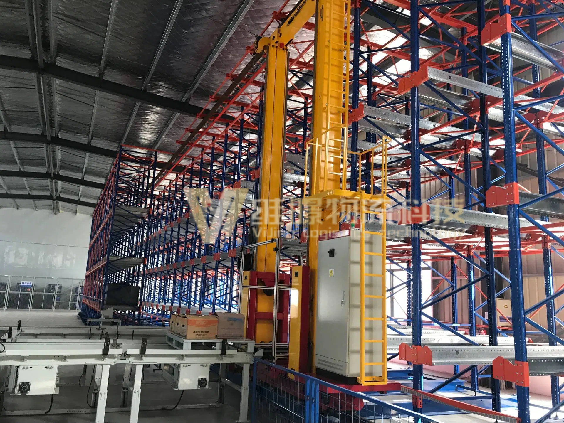 堆垛機(jī)與穿梭車：解鎖智能倉儲(chǔ)不同應(yīng)用場(chǎng)景的核心力量